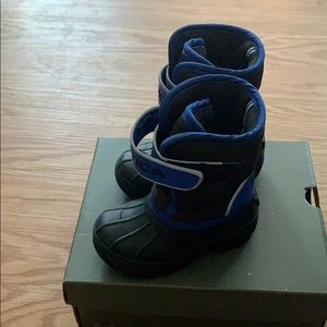 Boots size 6